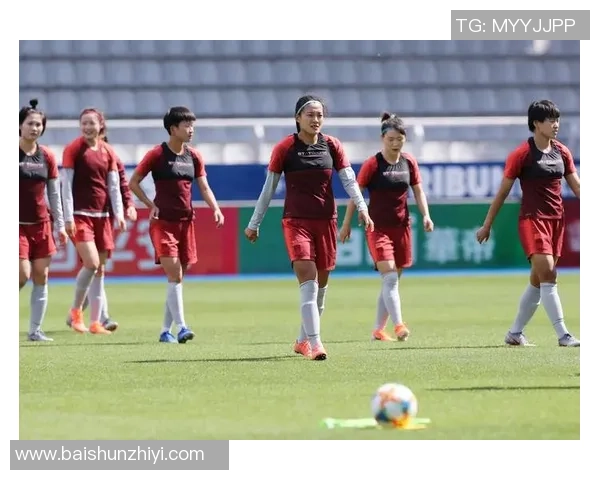 给中国女足送足球球星的背后故事:他们为何选择为女足加油助力 给中国女足送足球球星的背后故事:他们为何选择为女足加油助力